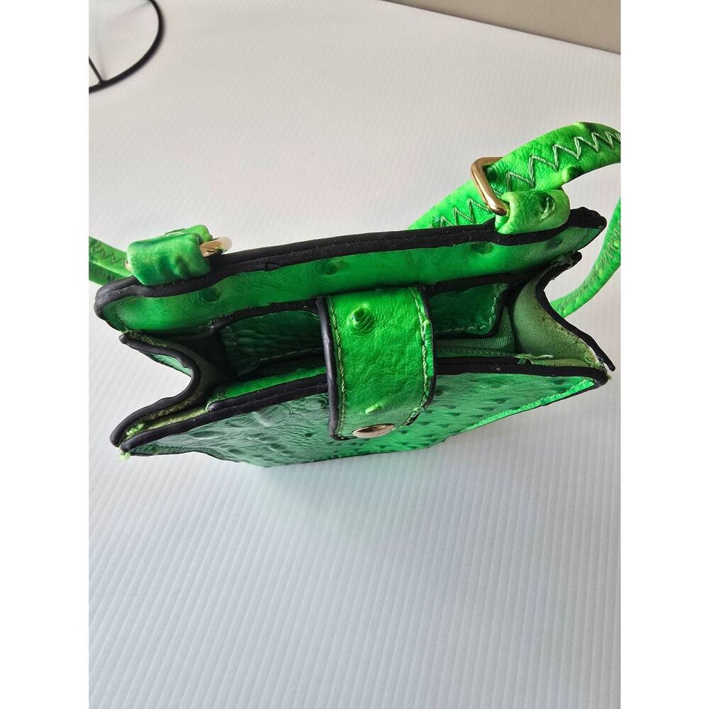 Phone Crossbody Neon Green Bumpy Crocodile Pattern - Picture 4 of 10